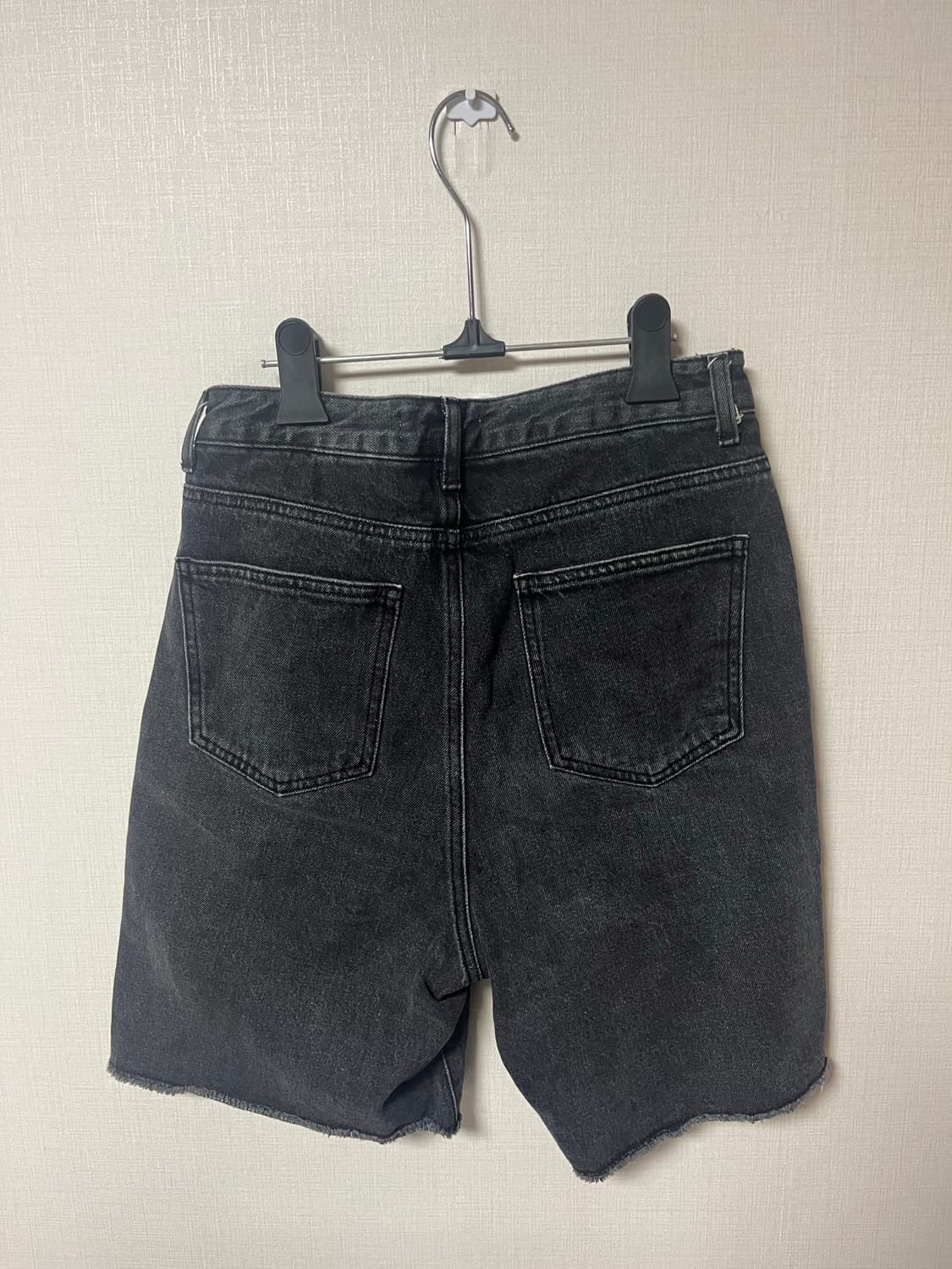 아모멘토 블랙 데님 쇼츠 상품이미지2