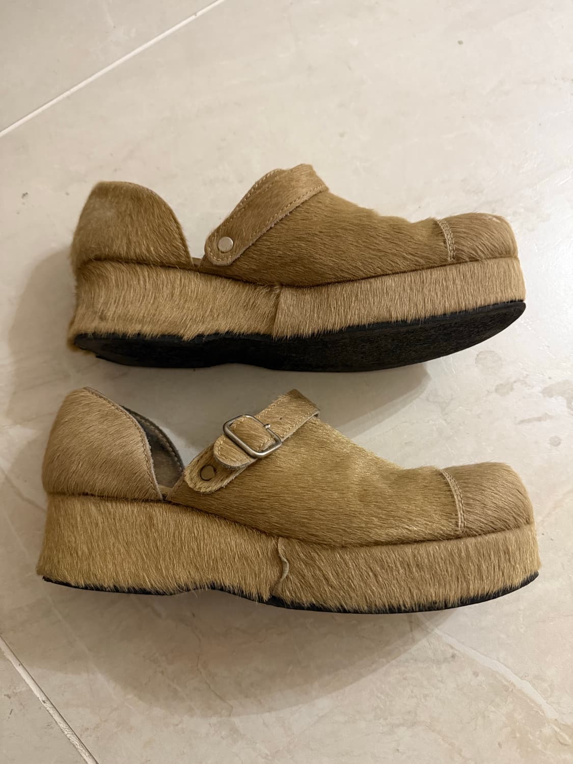 꼼데가르송 송치 클로그 상품이미지1