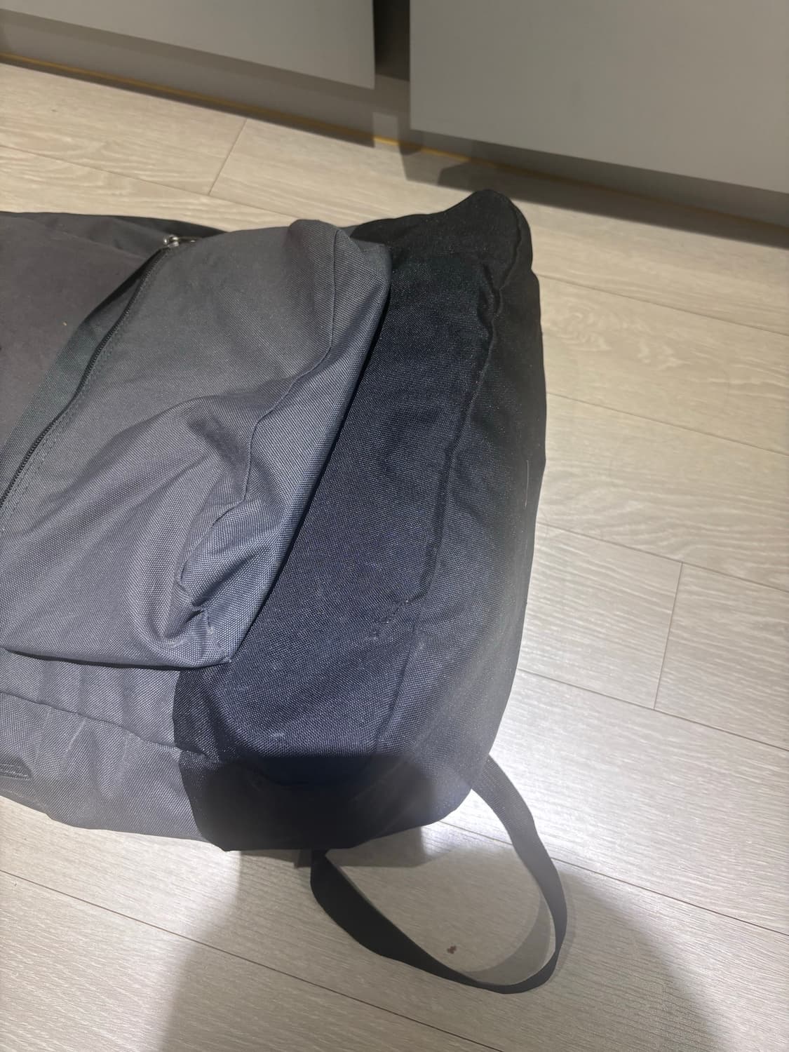 잔스포츠 회색 백팩 상품이미지3