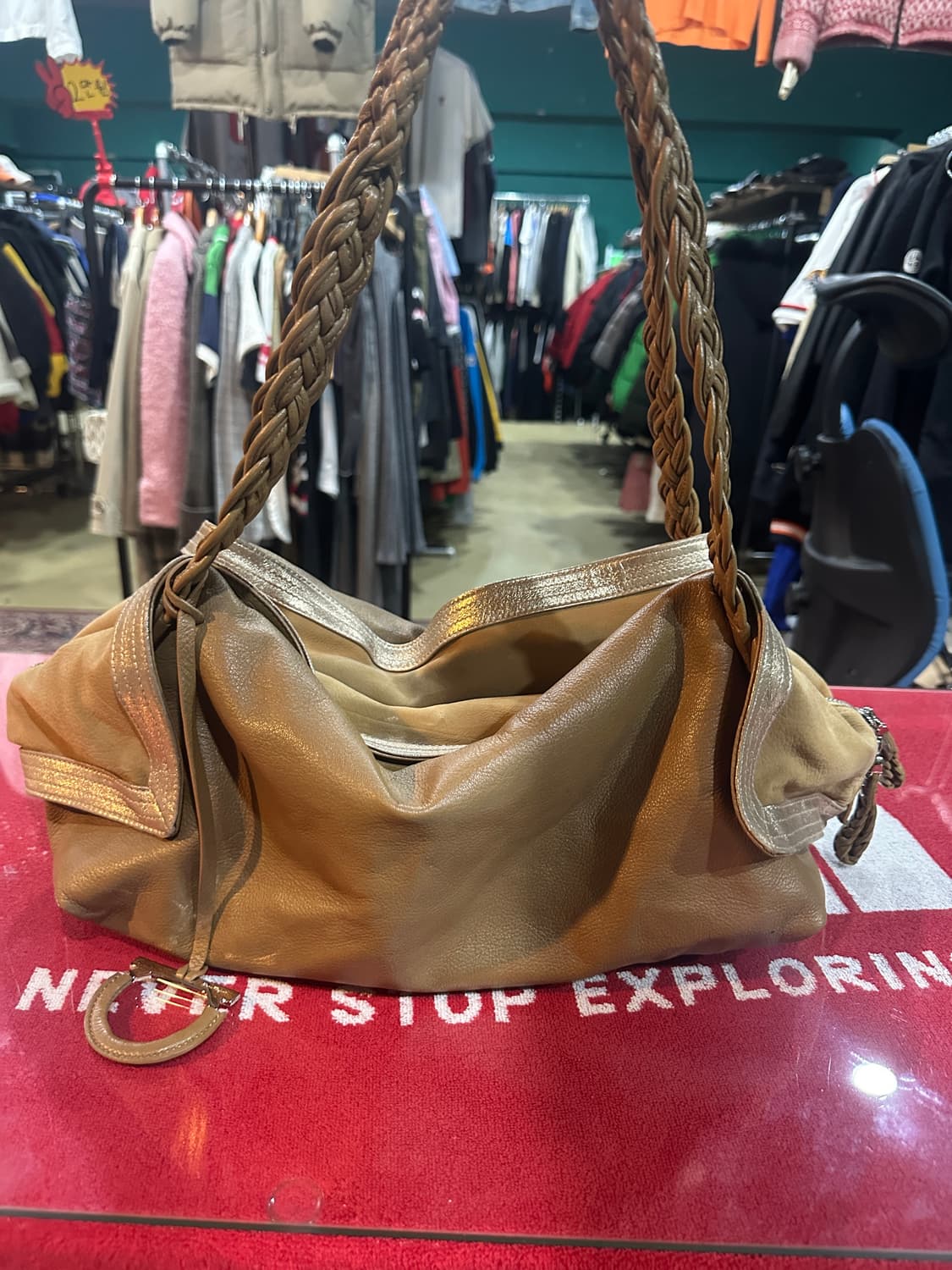 페레가모 가죽 베이지 숄더백 상품이미지2