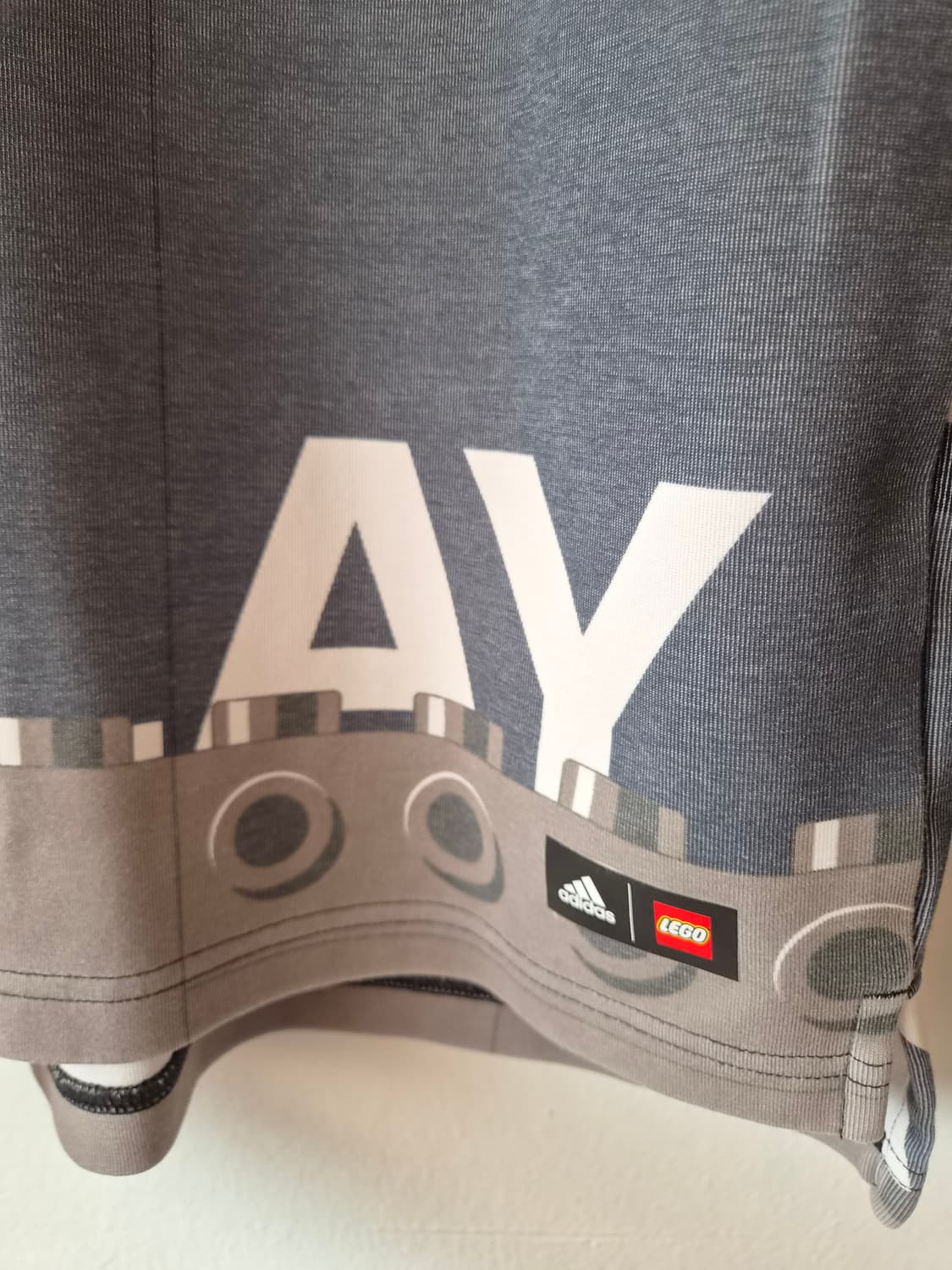 아디다스 키즈(여성가능) 레고라운드맨투맨티셔츠 160사이즈 상품이미지6