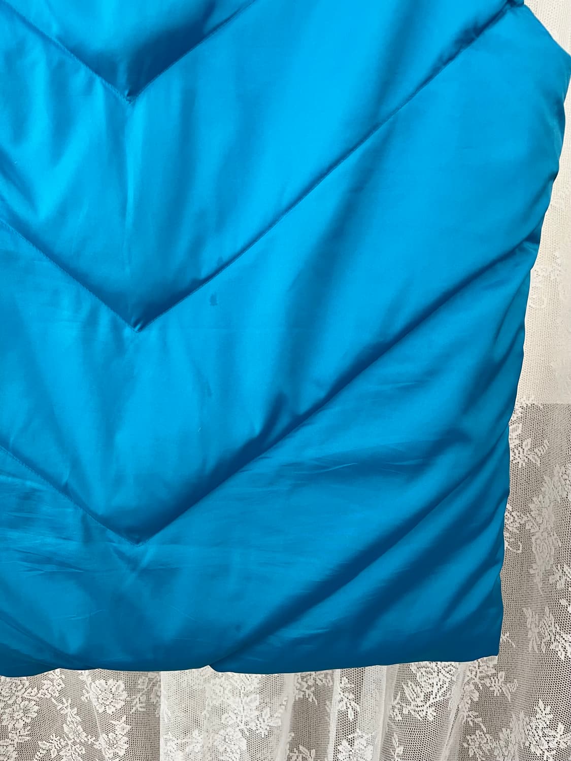 100) 라코스테 덕다운 패딩조끼 아쿠아블루 상품이미지4