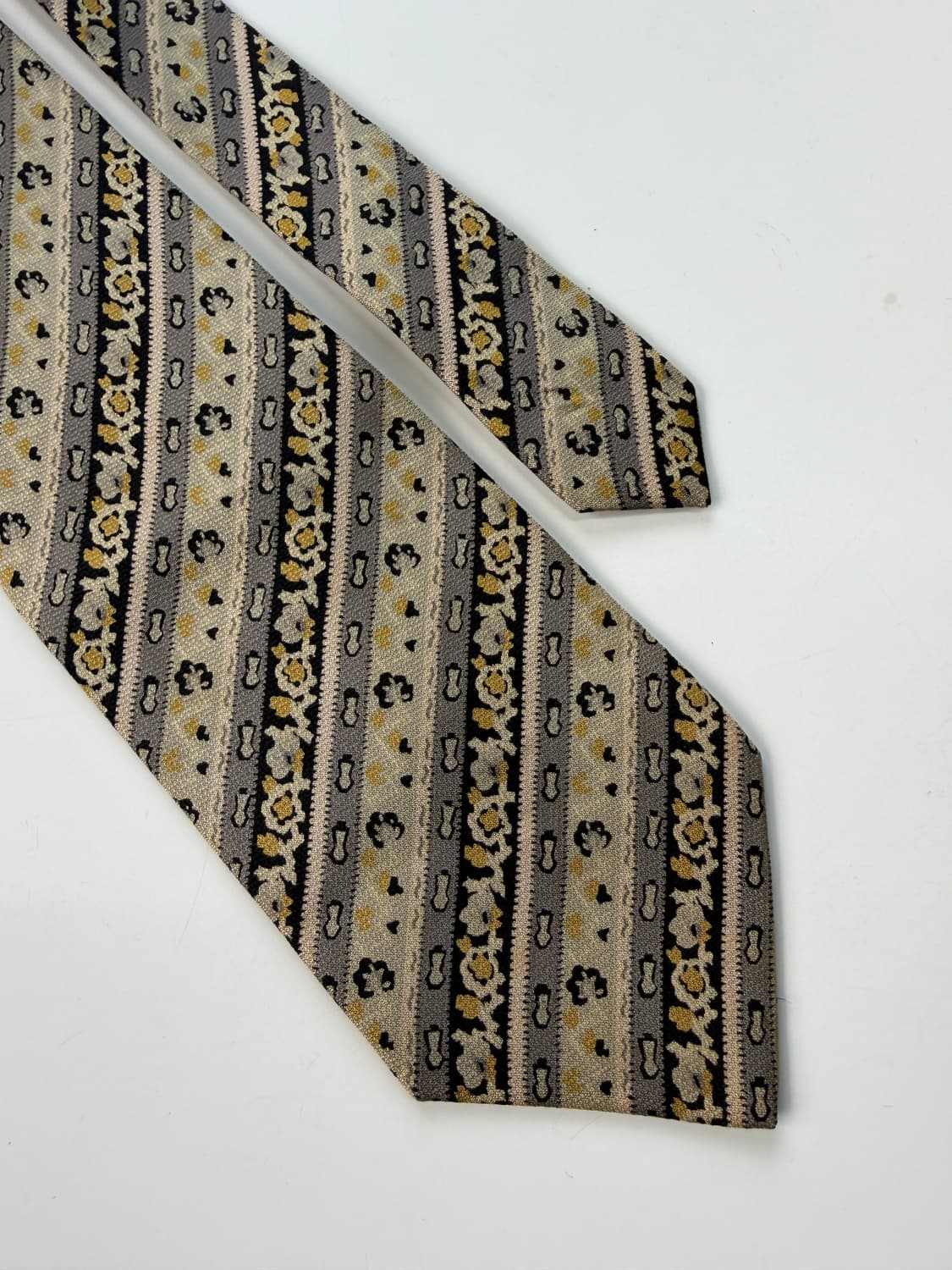 피에르가르뎅(Pierre cardin) 실크 넥타이 9cm 상품이미지4