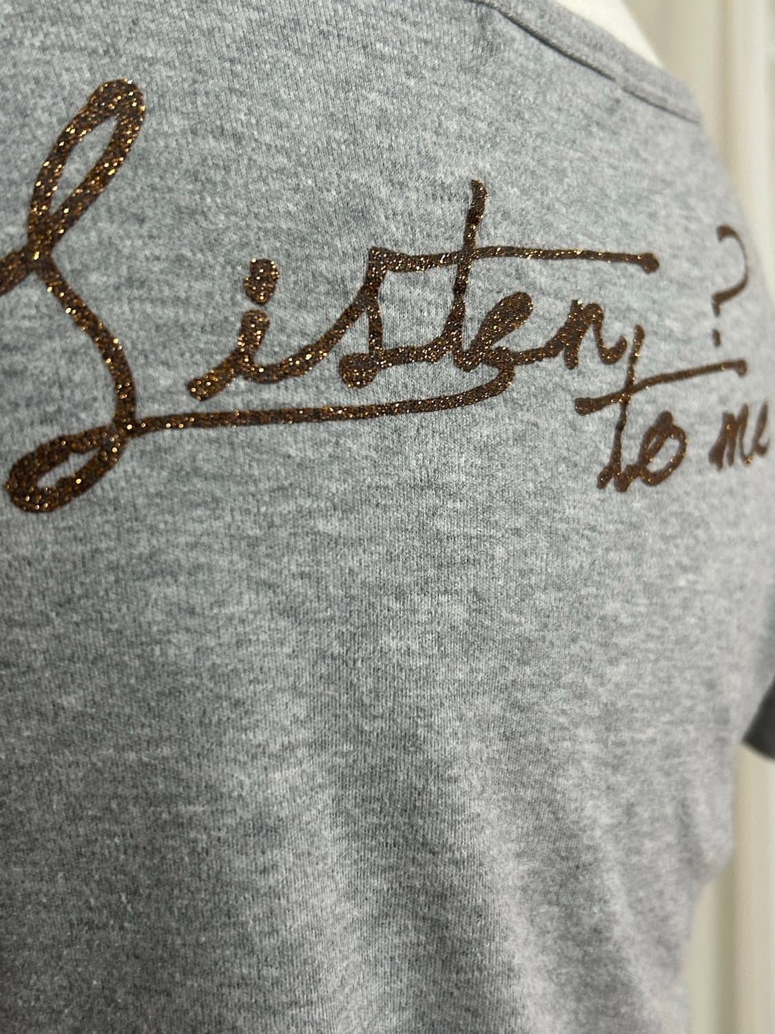 러브캣 Y2K 글리터프린팅 큐빅 반팔 딱붙핏 탑 상품이미지4