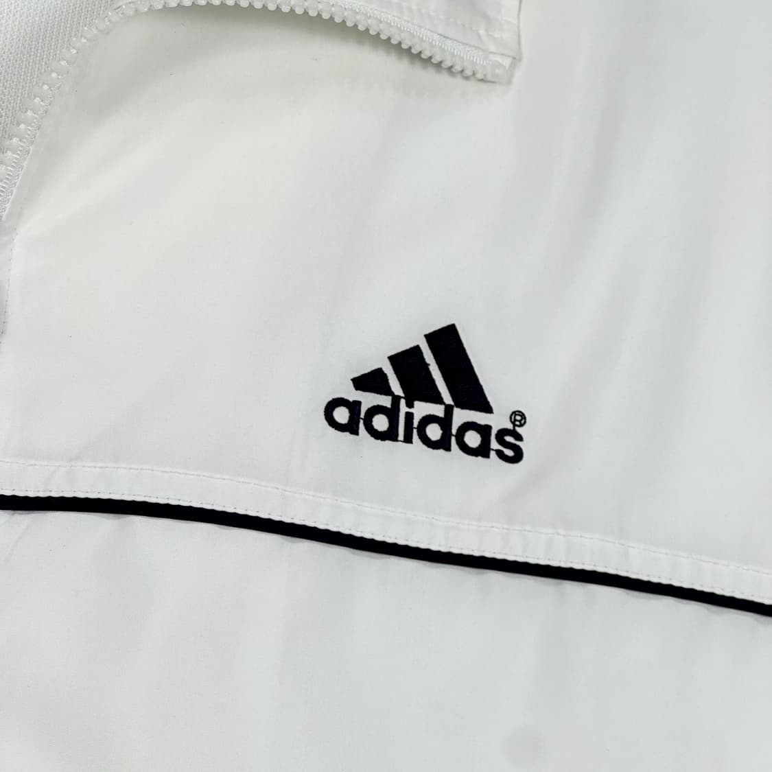 아디다스 오리지널 오버핏 화이트 바람막이자켓 (XXL) 상품이미지3