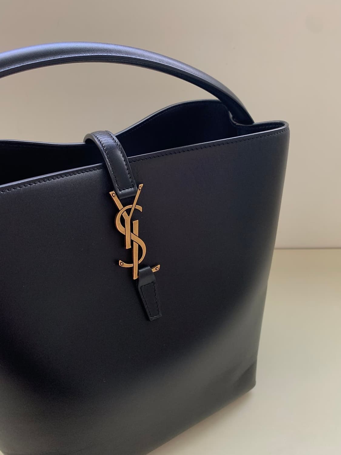 입생로랑 le37 버킷백 상품이미지7