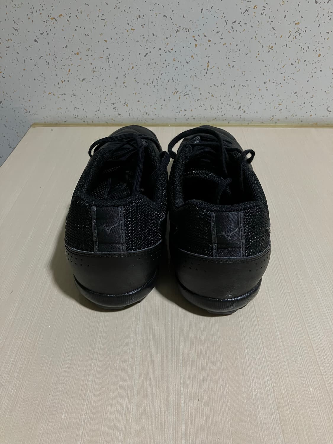 [미즈노] 모렐리아 살라 클럽 TF 풋살화 블랙 (245) 상품이미지4