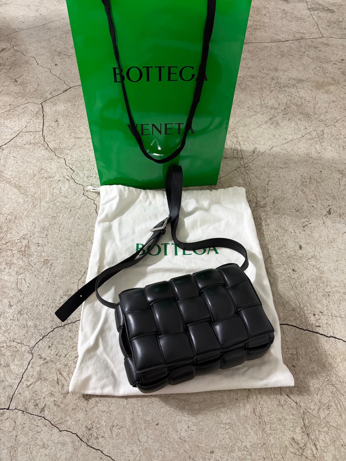 보테가베네타 패디드 카세터백 (은장) 상품이미지1