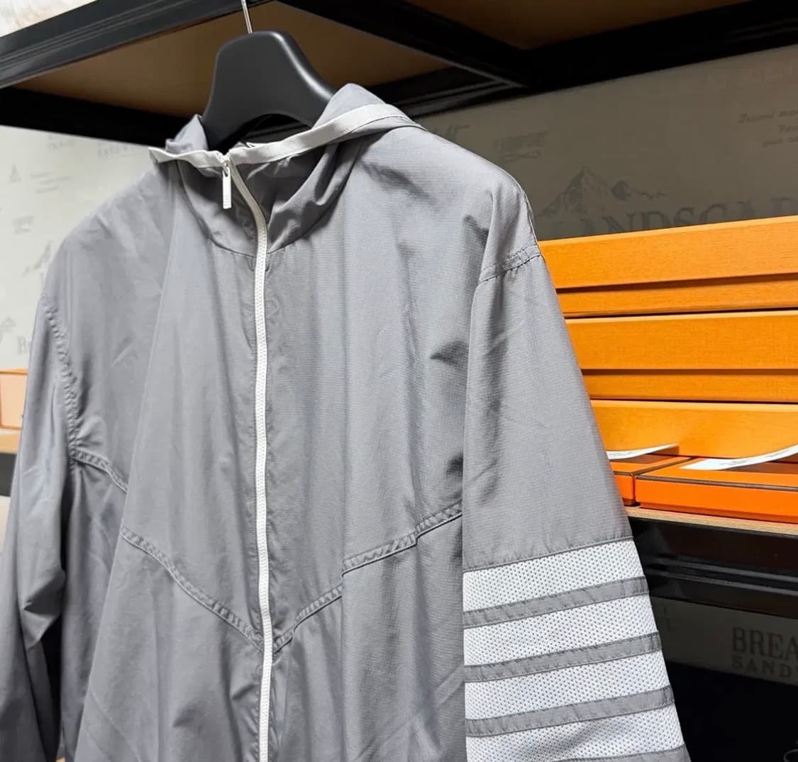 톰브라운 네이비 후드 사선 바람막이 2  상품이미지2