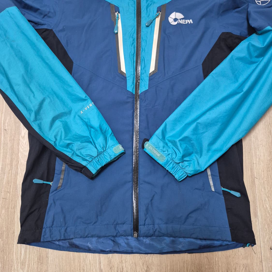 네파 코리밋 X-VENT 투톤 바람막이 집업자켓 상품이미지3