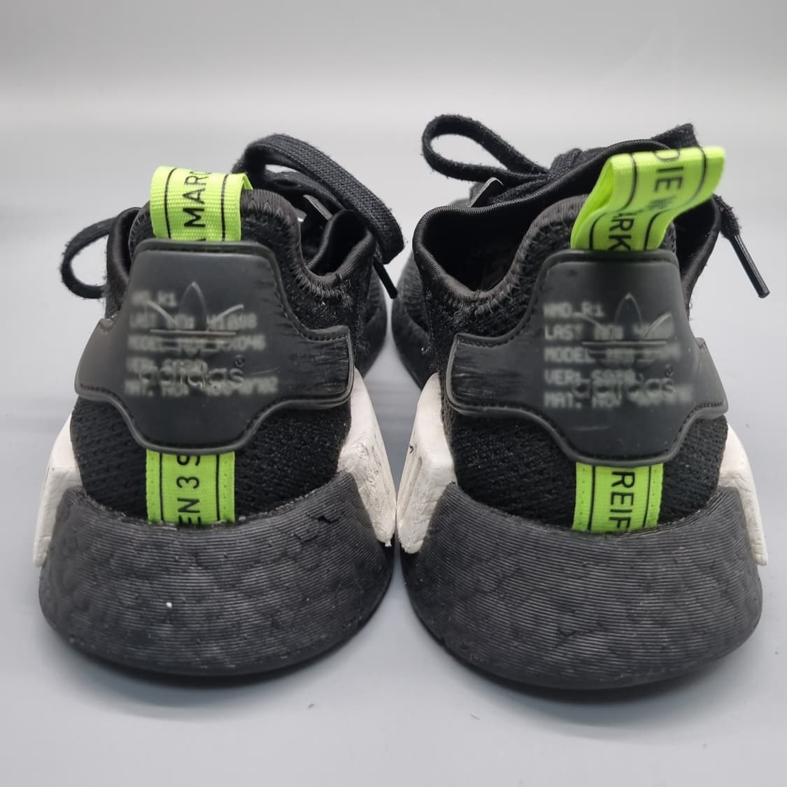 아디다스 NMD R1 블랙 스니커즈260 상품이미지4