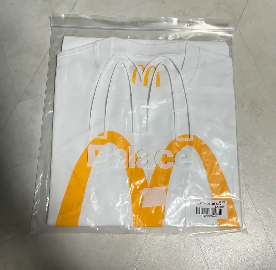 새상품(L) 팔라스 맥도날드 로고 반팔티셔츠 화이트 상품이미지1