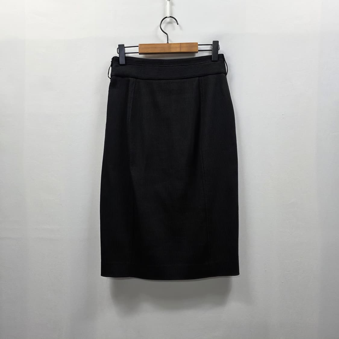 1181 미샤 MICHAA 블랙 스트라이프 스커트 70-91 / 앞트임 상품이미지2