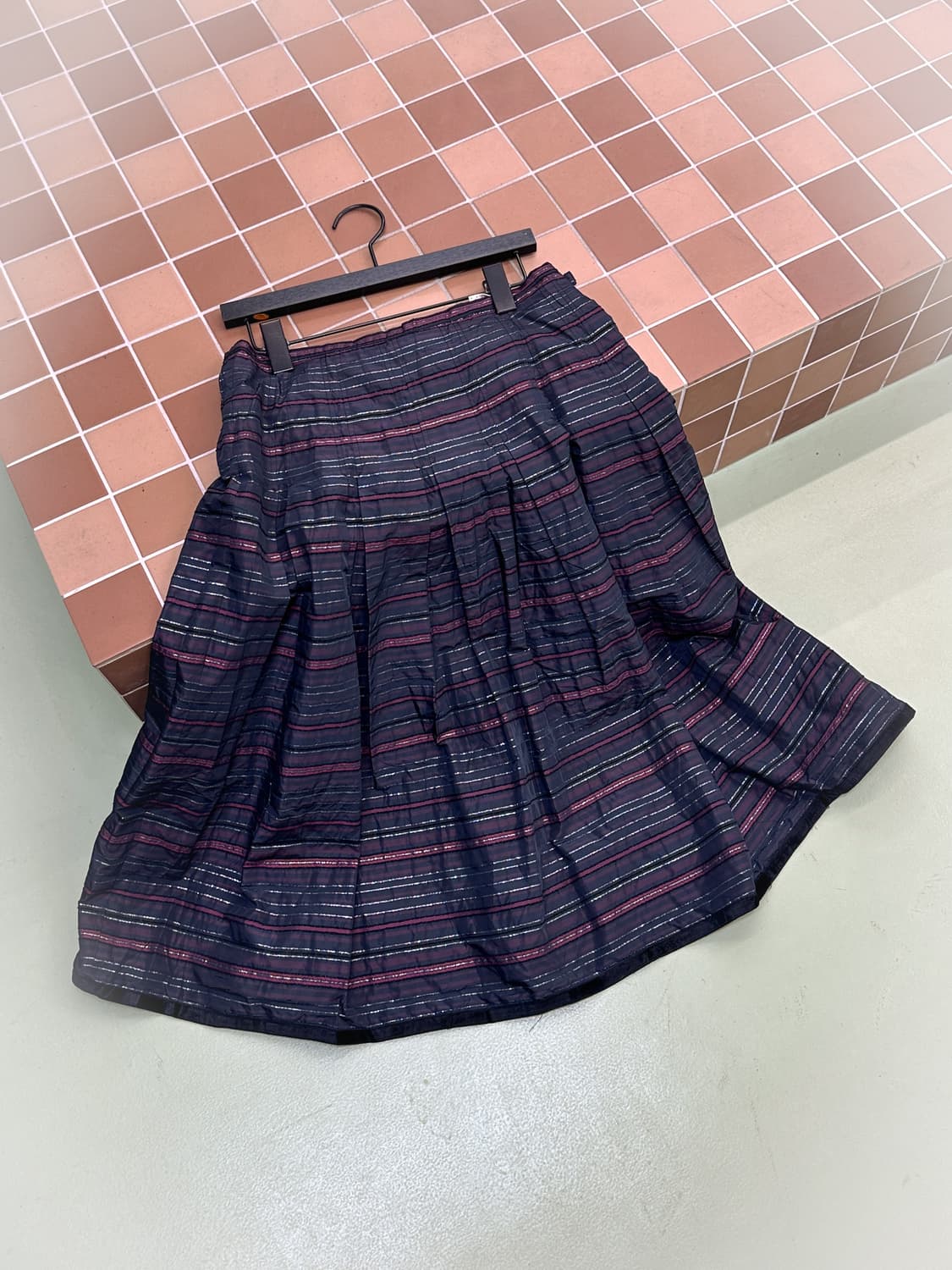 silver stripes pleats skirt 상품이미지3