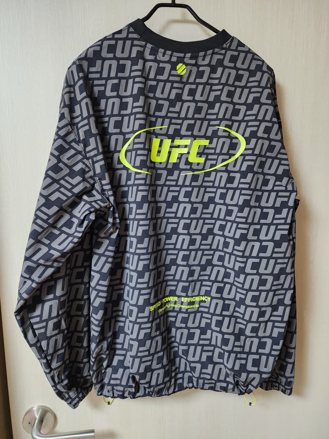 UFC 유에프씨 로고 모노그램 우븐 맨투맨 라지 (23년) 상품이미지3