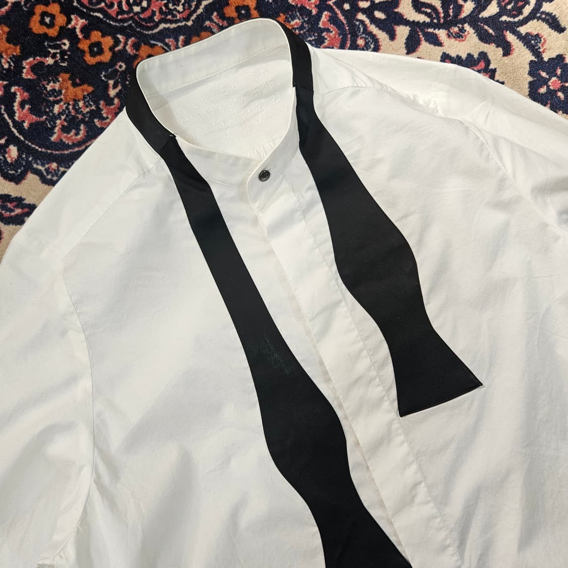 메종마르지엘라 x H&M 12AW 트롱프 보타이셔츠 상품이미지2