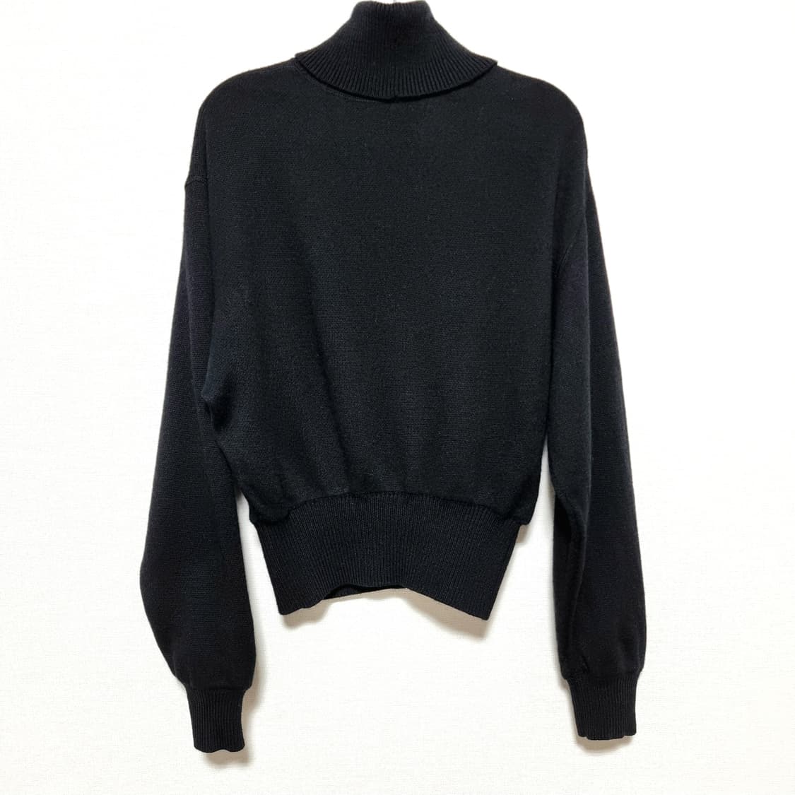 알렉산더왕 터틀넥 셔링 울100 니트 (55-날씬66/표기XS) 상태최상 상품이미지2