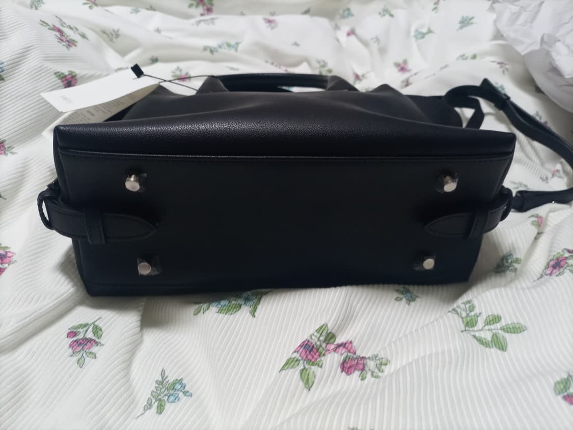 사르투 sartu 블랙 토트크로스백(크로스끈탈착됨) 상품이미지4