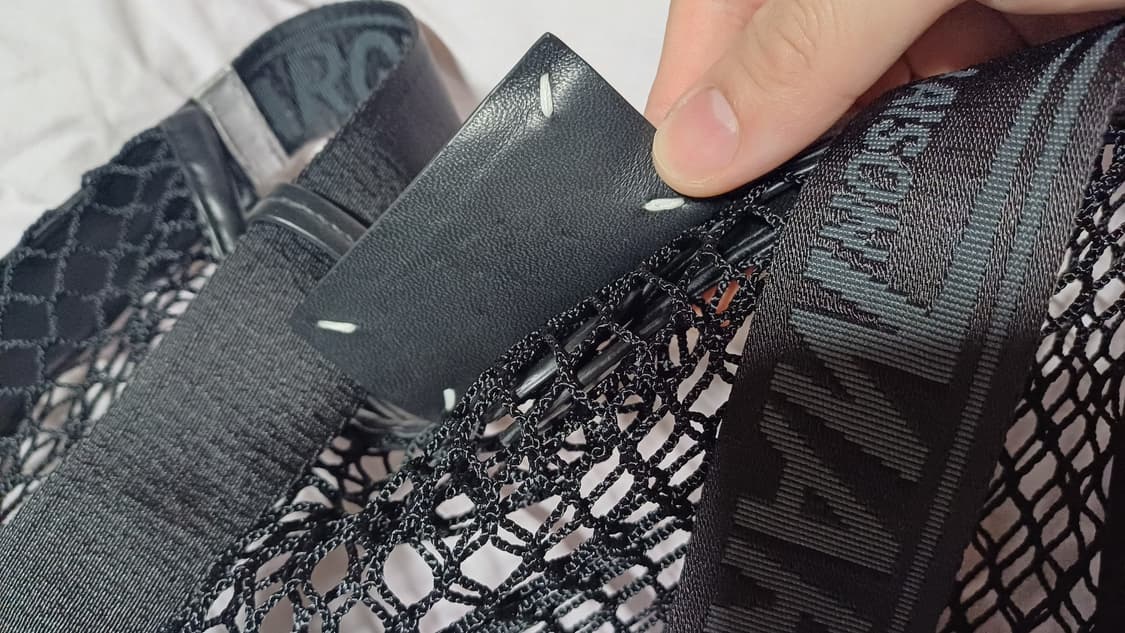 [새제품] 마르지엘라 메탈릭실버 숄더백 파우치 크로스백 가방 클러치백 상품이미지5