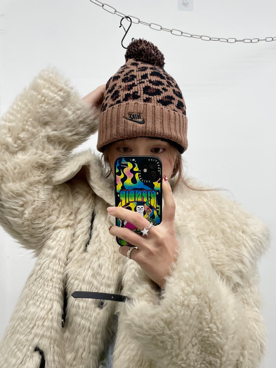 나이키 레오파드 로고 방울 비니 상품이미지2