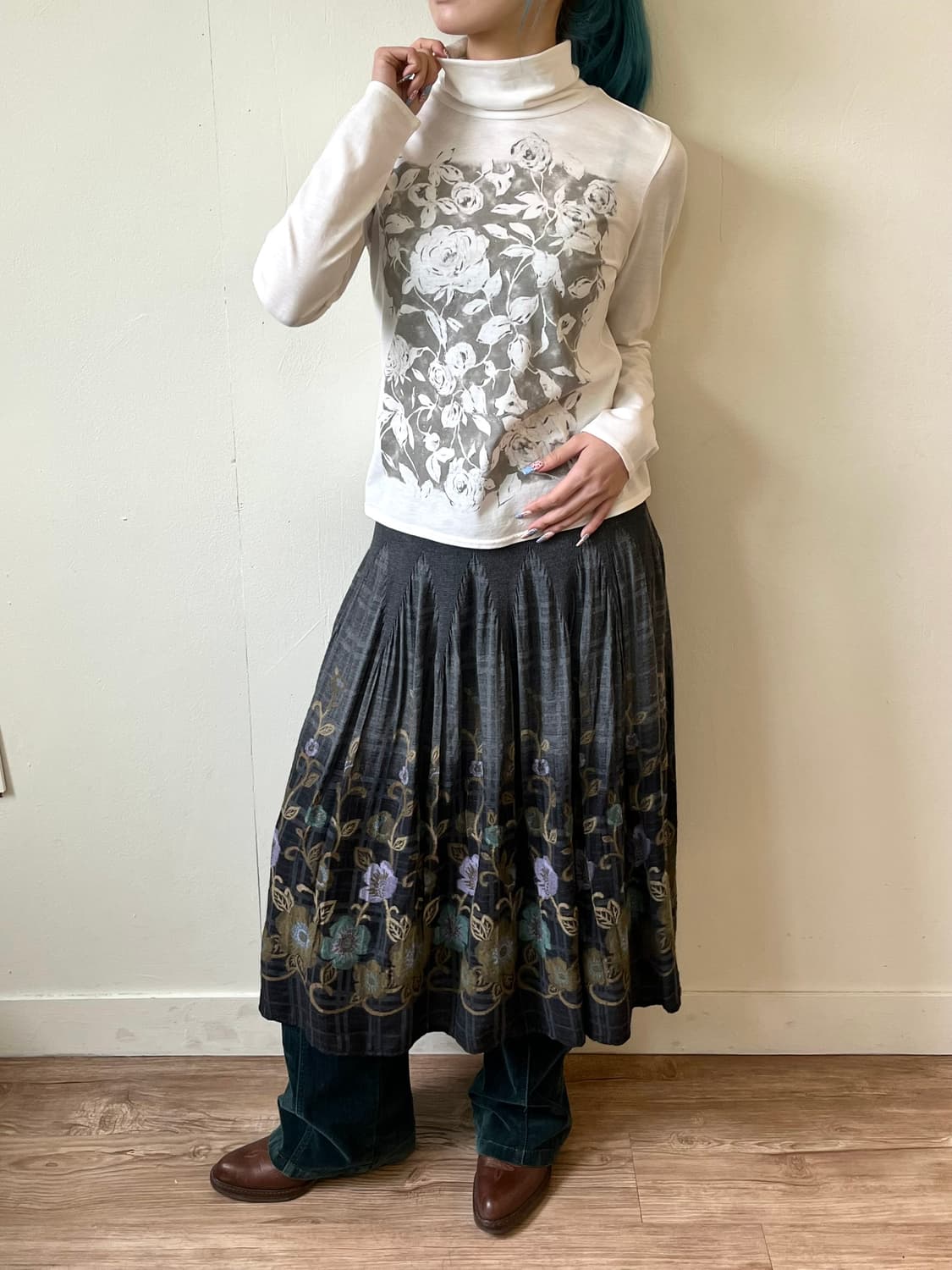 Half 로즈 프린팅 화이트 터틀넥 상품이미지7