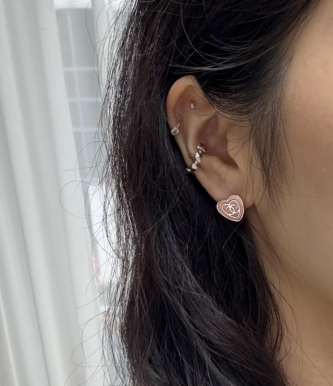 샤넬 24SS 하트 귀걸이 상품이미지5