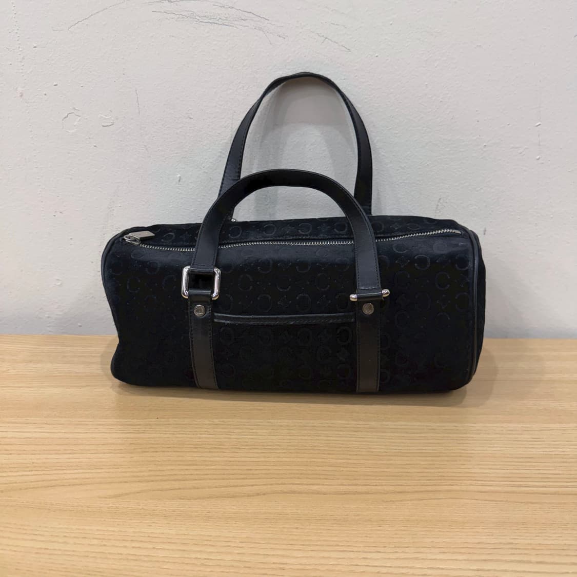 셀린느 보스턴백 블라종 C패턴 벨벳 디테일 블랙 상품이미지2