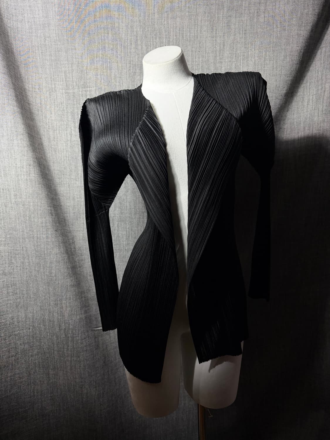 이세이미야케 플리츠플리즈 가디건 상품이미지1