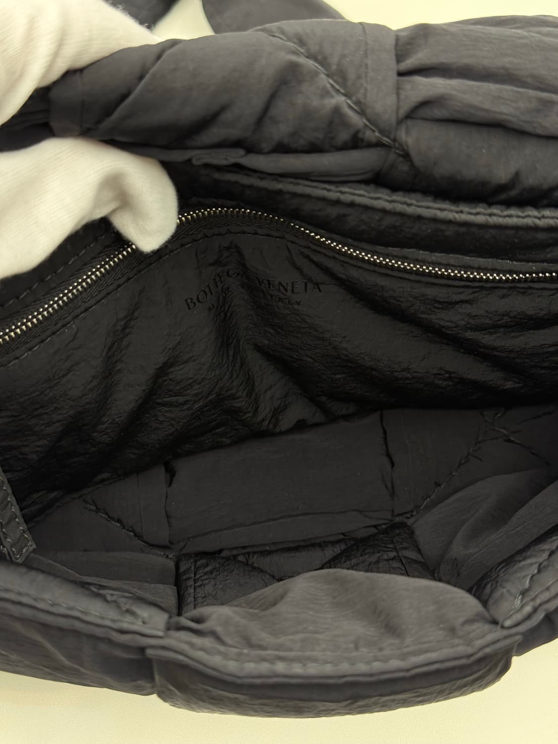 [S] 보테가베네타 패딩 테크 카세트백 상품이미지8