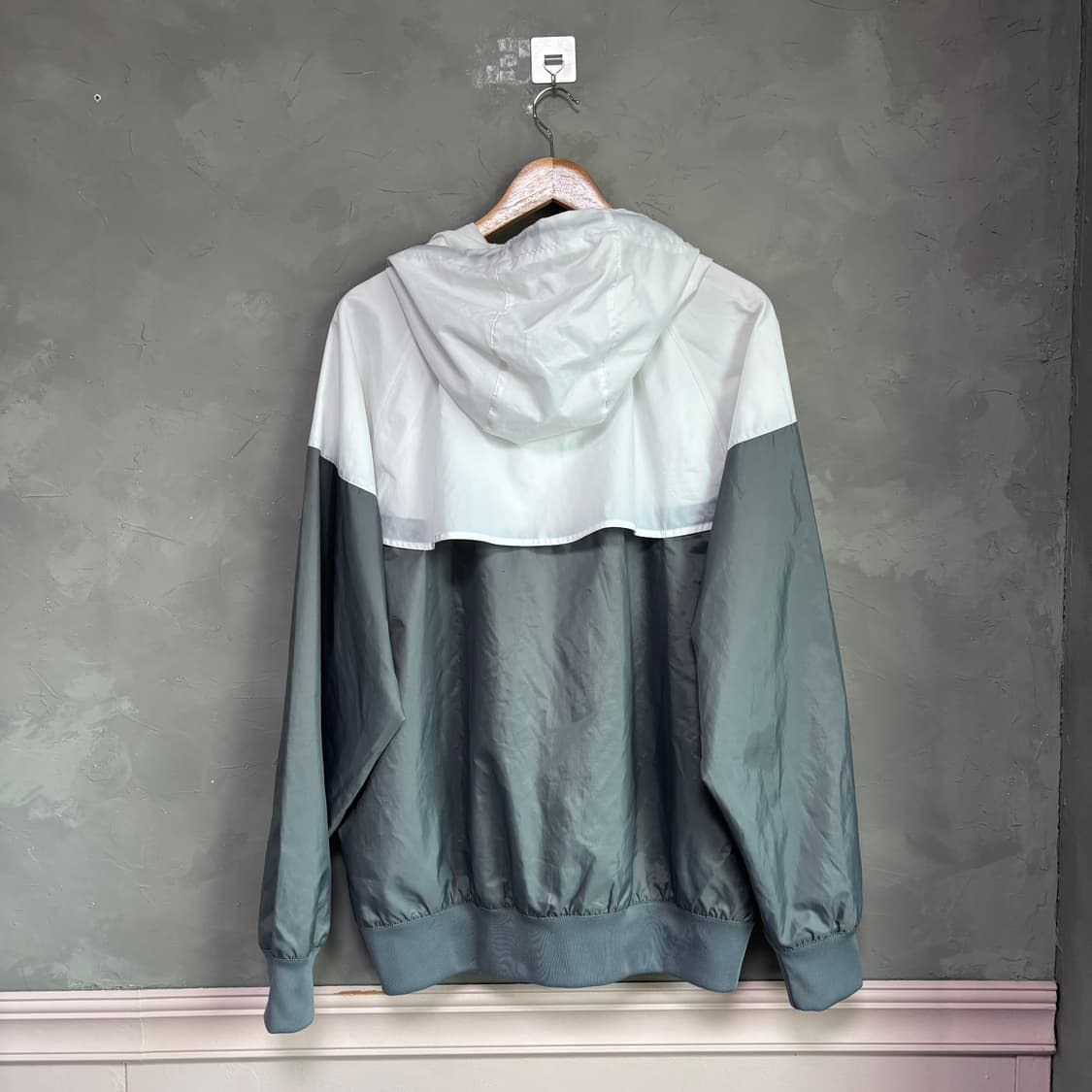 나이키 윈드러너 바람막이 화이트 그레이  상품이미지4