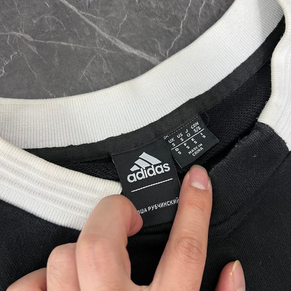 아디다스 x 고샤 루브친스키 오버사이즈 풋볼 맨투맨 상품이미지4