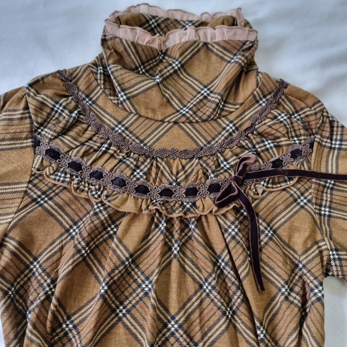 악세즈팜므 체크 프릴 하이넥 블라우스 상품이미지2