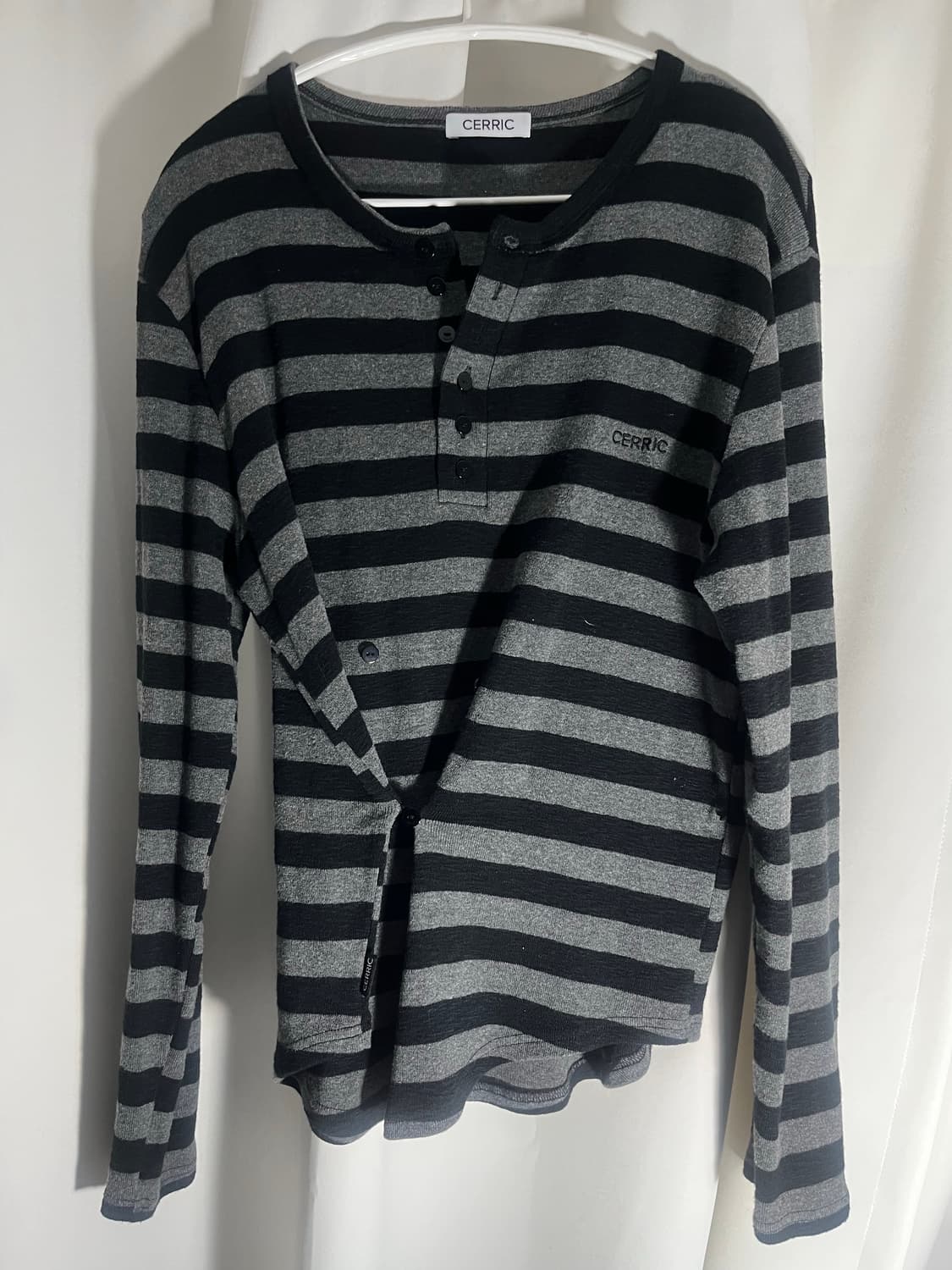 세릭_STRIPE HENLEY NECK TOP 상품이미지5