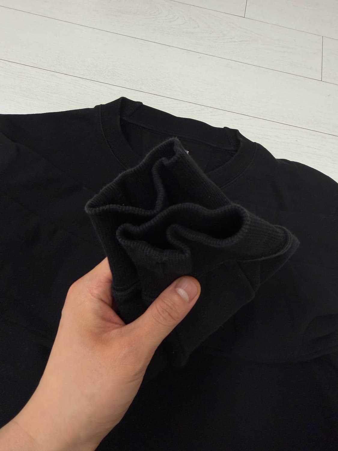 cp컴퍼니 맨투맨 XL 사이즈  상태 9.8/10  사진찍고 절대 안입습 상품이미지3