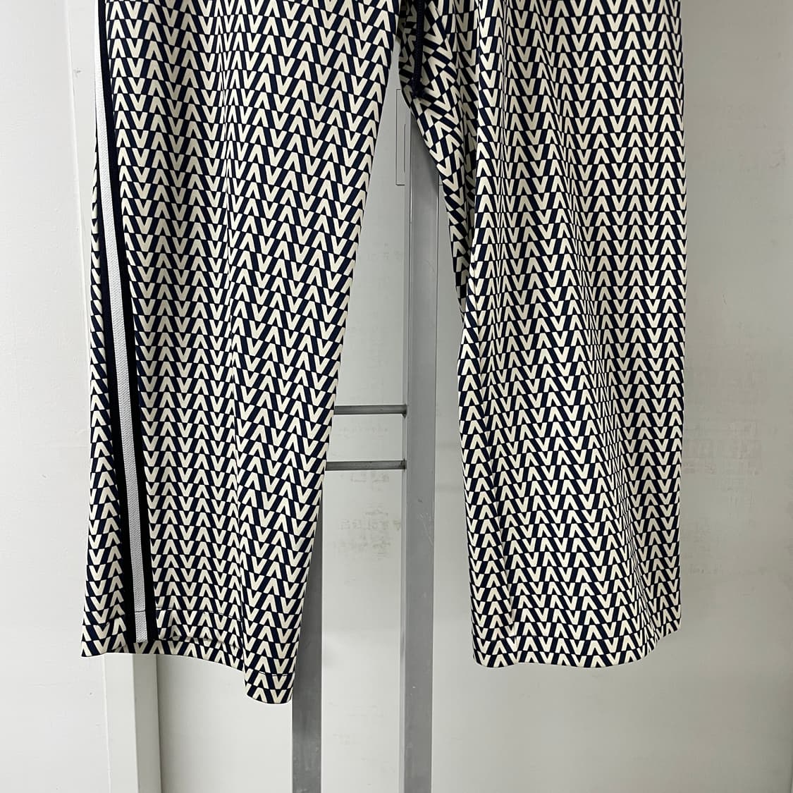 발렌티노 트레이닝 팬츠 L 상품이미지3