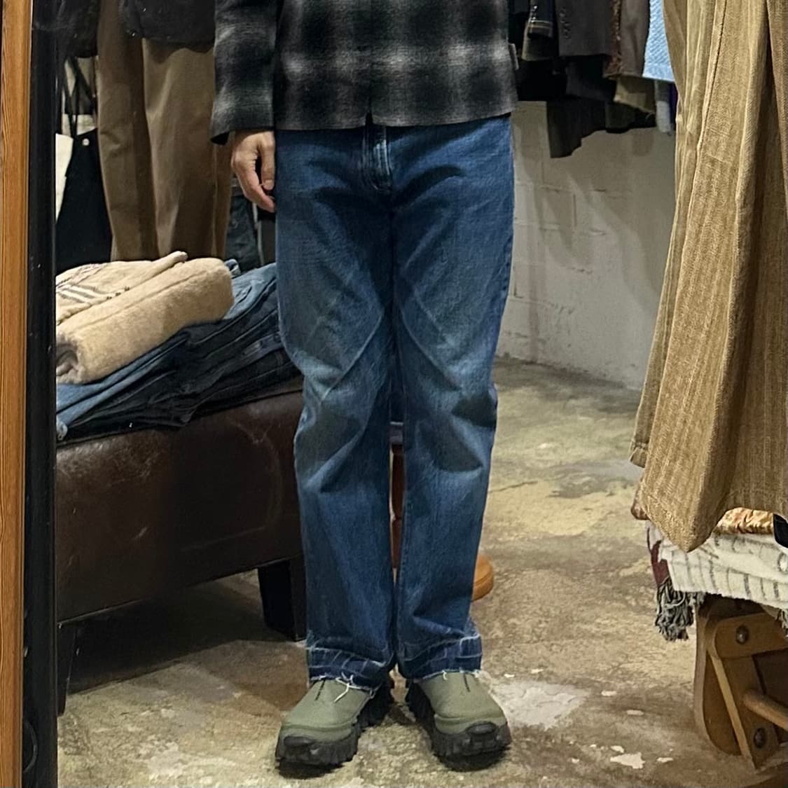 (착용컷) 80's BIG JOHN 셀비지 커팅 진 (32.5) 상품이미지4