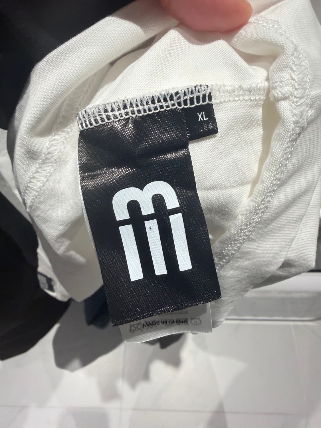 네임셰이크 슬리브리스 팝니다 상품이미지2