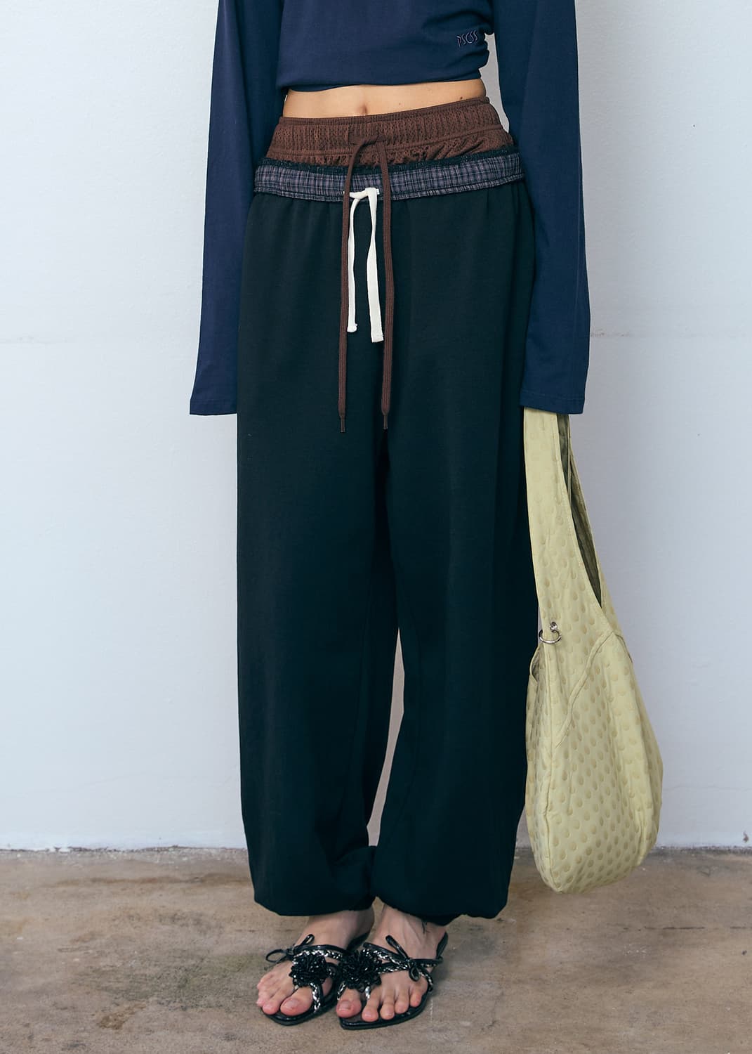 파이시스 턴업 웨이스트 조거팬츠 블랙 상품이미지1