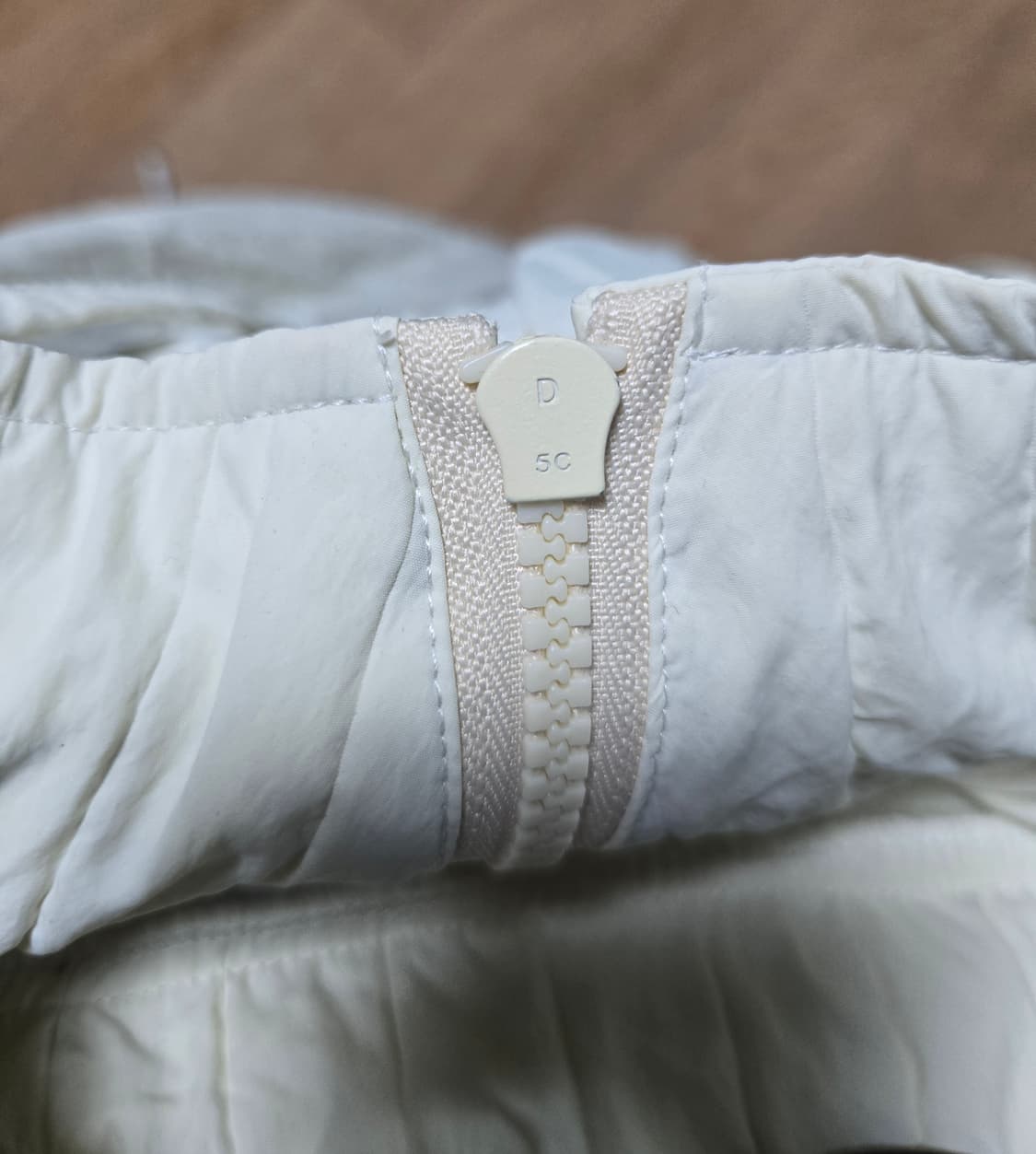 엑스톤즈우먼  WXJ017 럭키 플라워 프릴 윈드브레이커 (IVORY) 상품이미지4