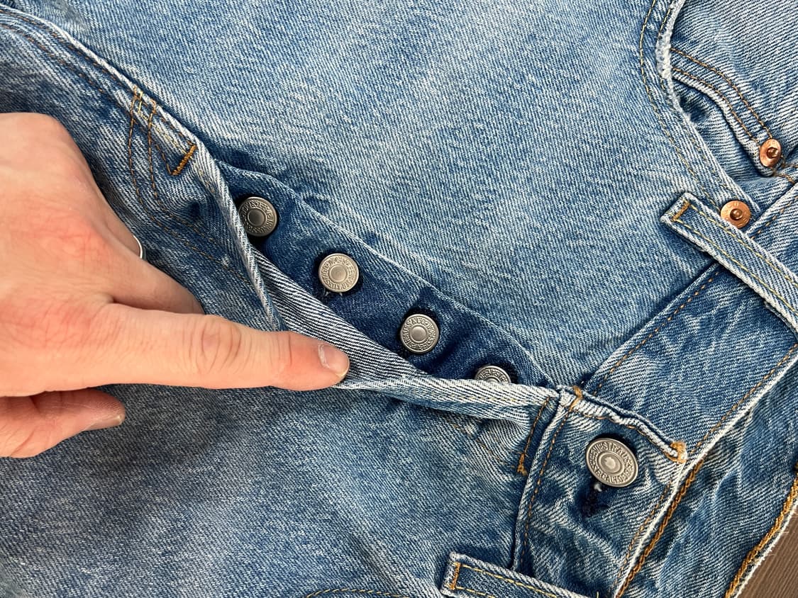 Levis 리바이스 501 버튼플라이 스트레이트 연청 데님 팬츠 상품이미지5