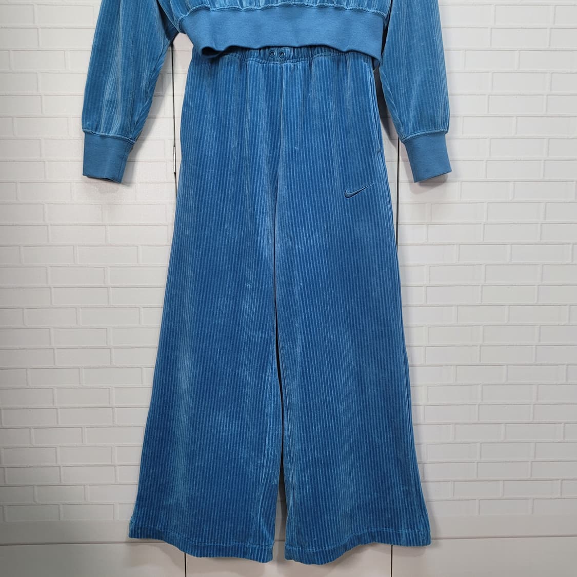 나이키 상하세트 골지 벨벳 반집업 긴발 크롭 와이드 팬츠 S M사이즈 상품이미지3