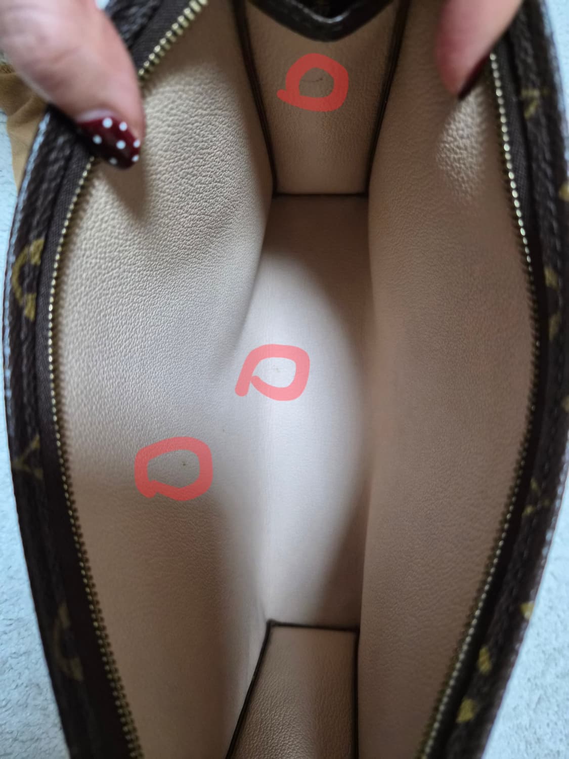 루이비통 토일렛 월드투어 클러치 26 한정판 상품이미지5