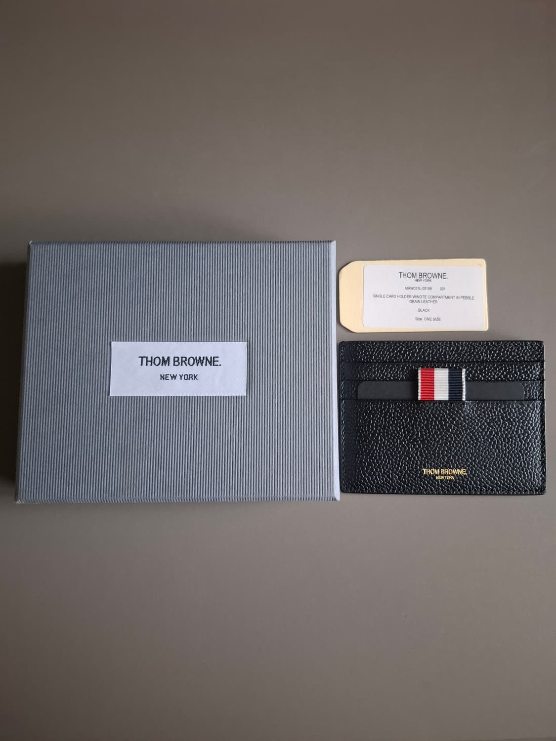 톰브라운 페블 그레인 삼선탭 카드지갑 상품이미지1