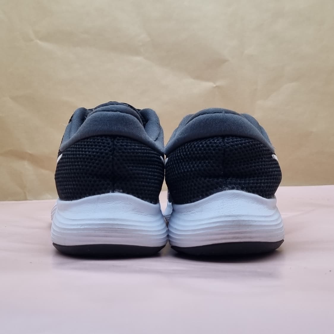 나이키 레볼루션4 여성운동화235 상품이미지4