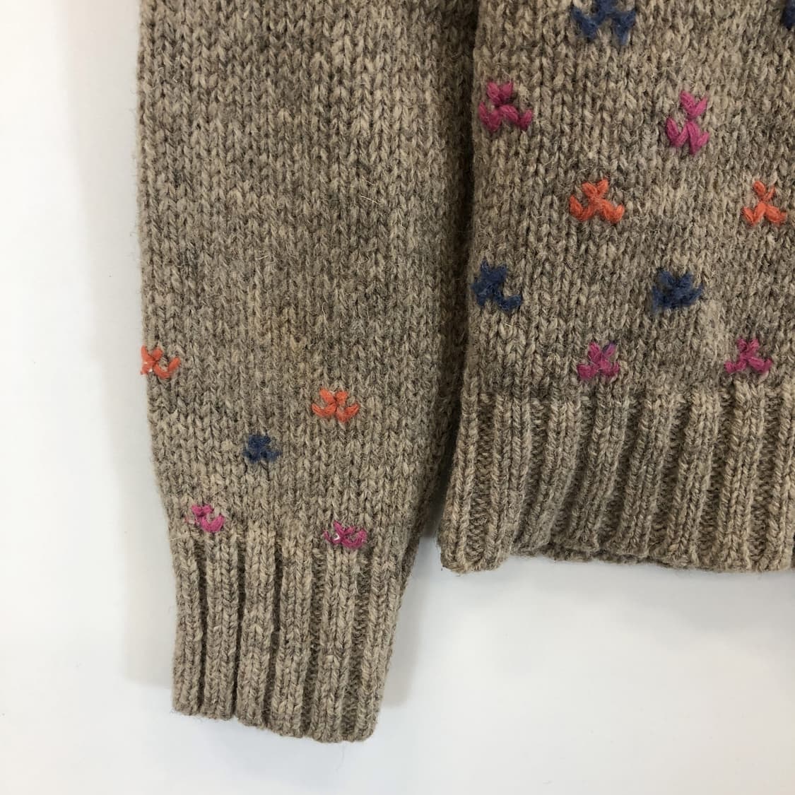 써스데이아일랜드 자수패턴 니트가디건 85  상품이미지3