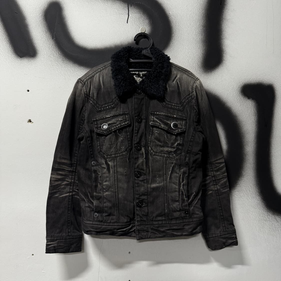 버커루 스톤 워싱 데미지 디테일 퍼 카라 데님 자켓 상품이미지1