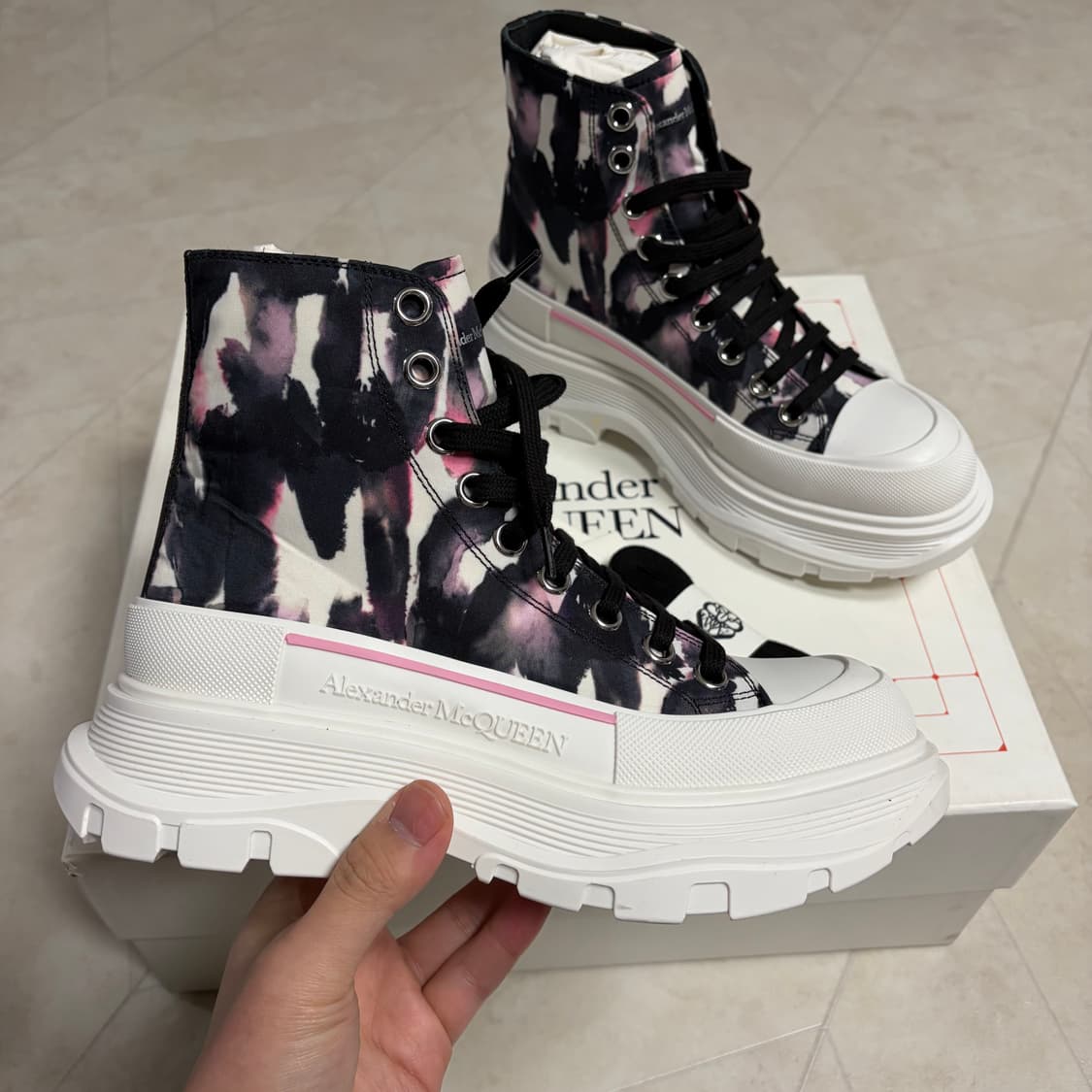 [새상품]알렉산더맥퀸 페인팅 트레드 슬릭 부츠 화이트 230 240 상품이미지3