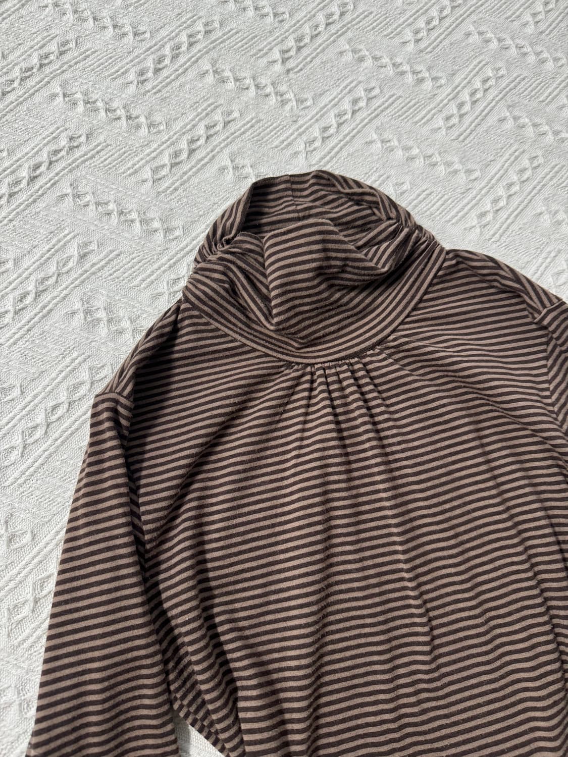 스트라이프 패턴 셔링 넥 폴라 티 상품이미지5