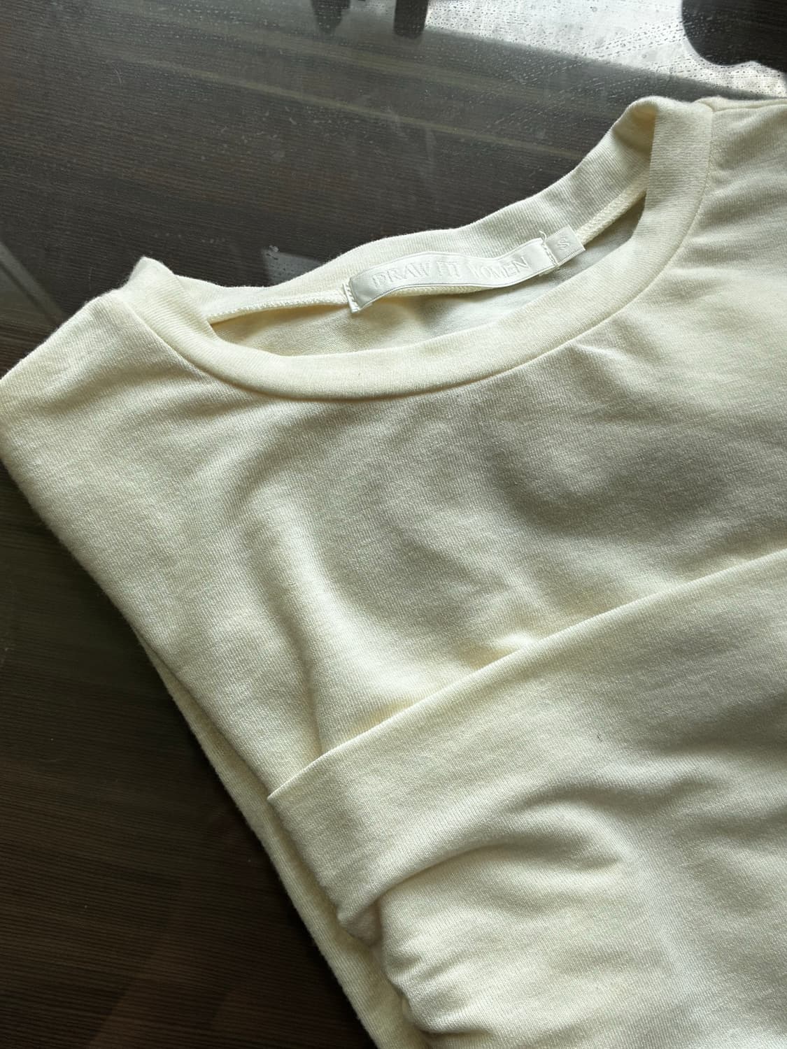 (S) 드로우핏 우먼 셔링 드레이프 롱 슬리브 티셔츠 [IVORY] 상품이미지7