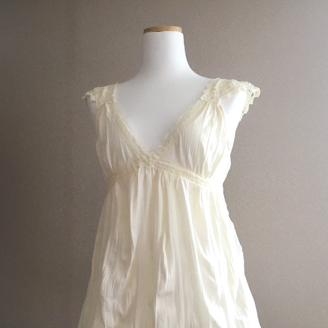 바닐라 플리츠 슬리브리스 상품이미지1